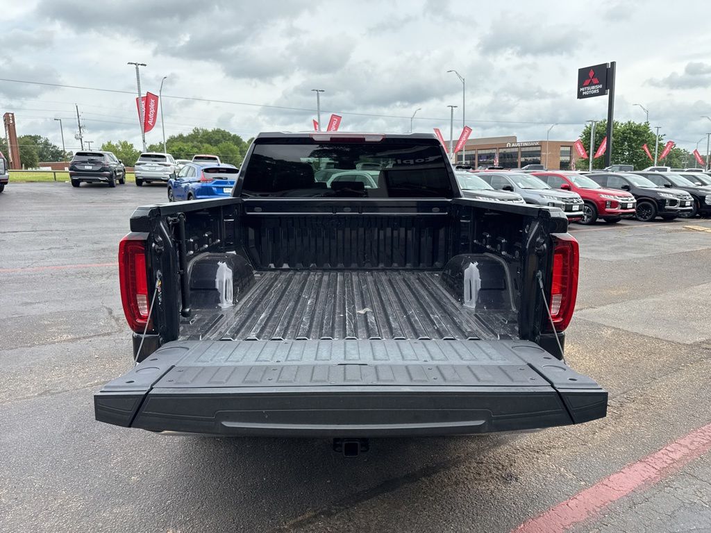 2024 GMC Sierra 1500 SLT - Photo 8