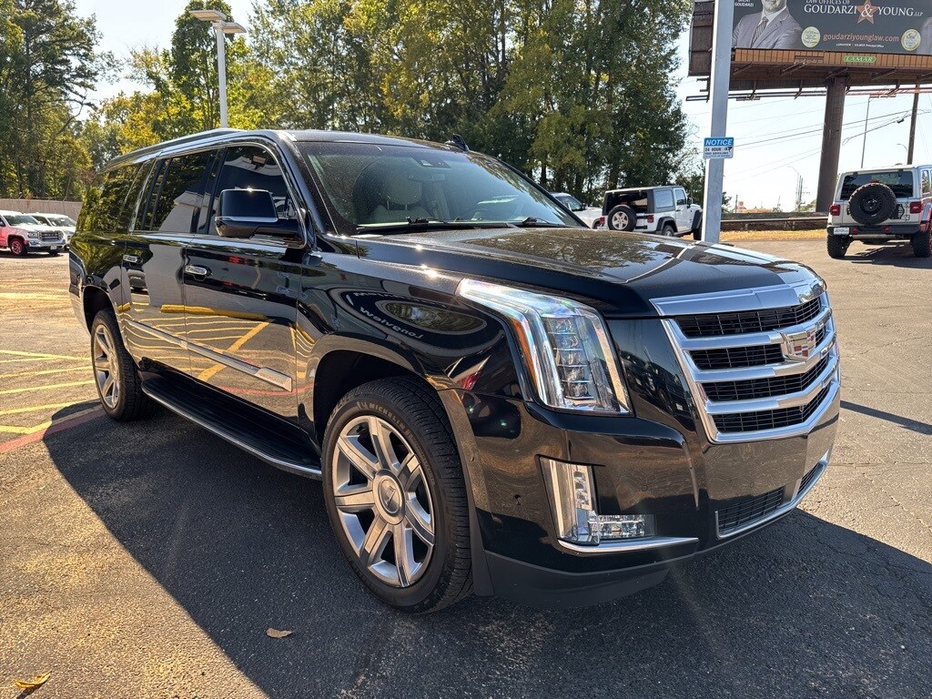2020 Cadillac Escalade ESV Premium Luxury photo 3