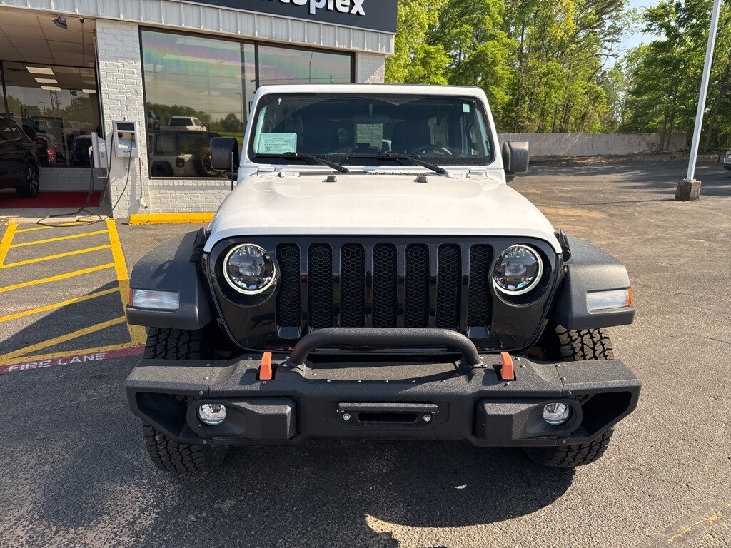 2023 Jeep Wrangler Willys photo 3
