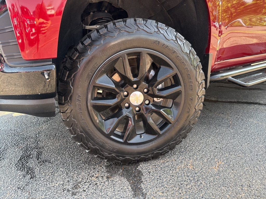Used 2022 Chevrolet Silverado 1500 Limited Custom with VIN 3GCPYCEK2NG138502 for sale in Longview, TX
