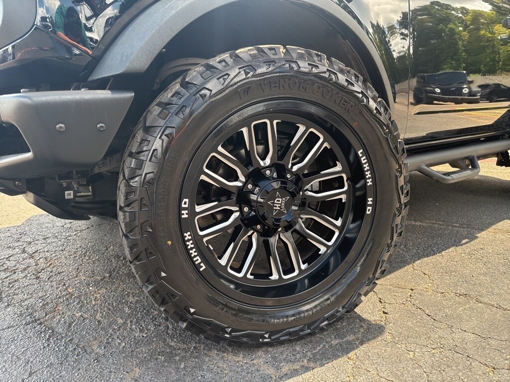 2022 Ford Bronco Base photo 2