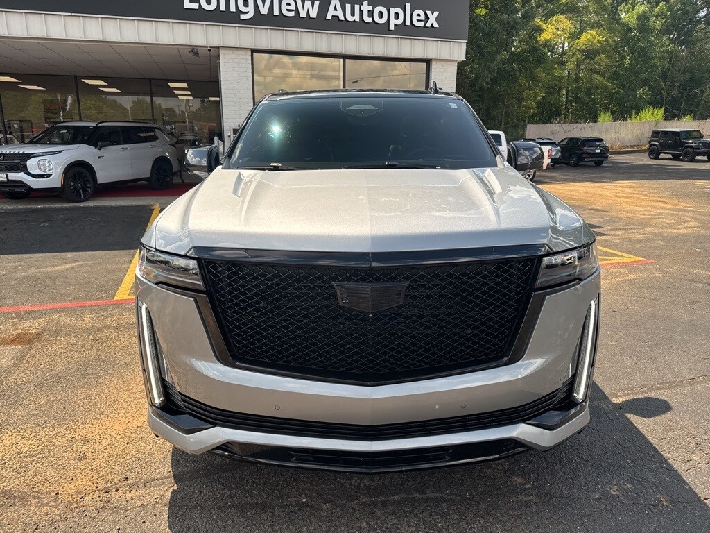 2024 Cadillac Escalade Sport photo 2