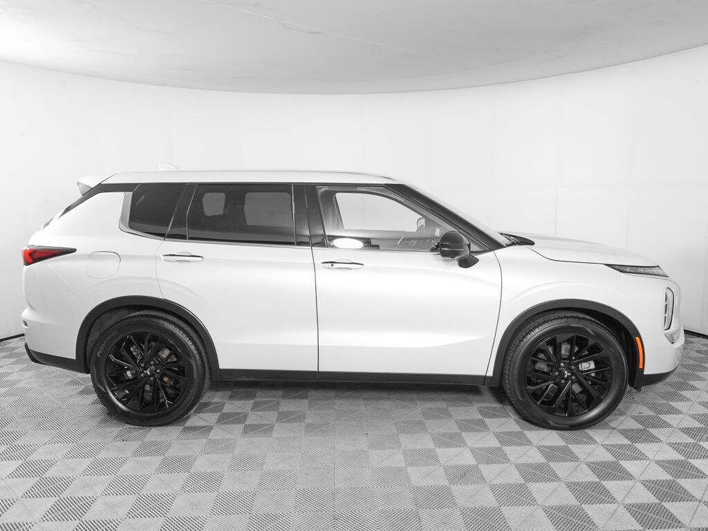 Used 2023 Mitsubishi Outlander SE SUV