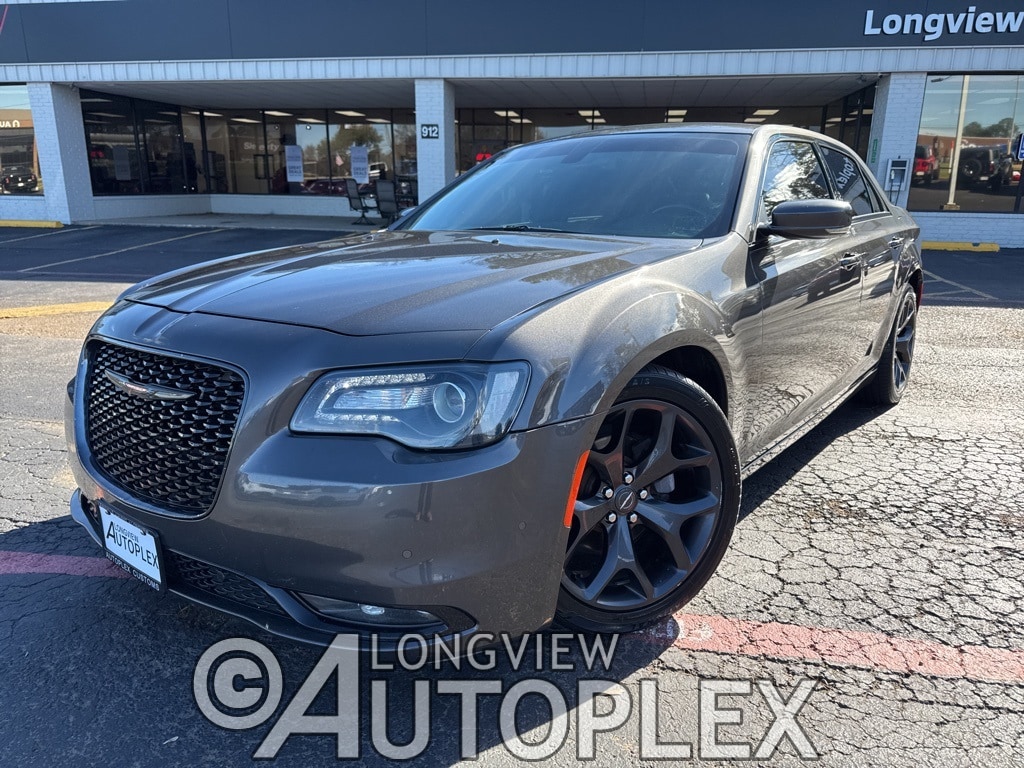 2021 Chrysler 300 S's photo