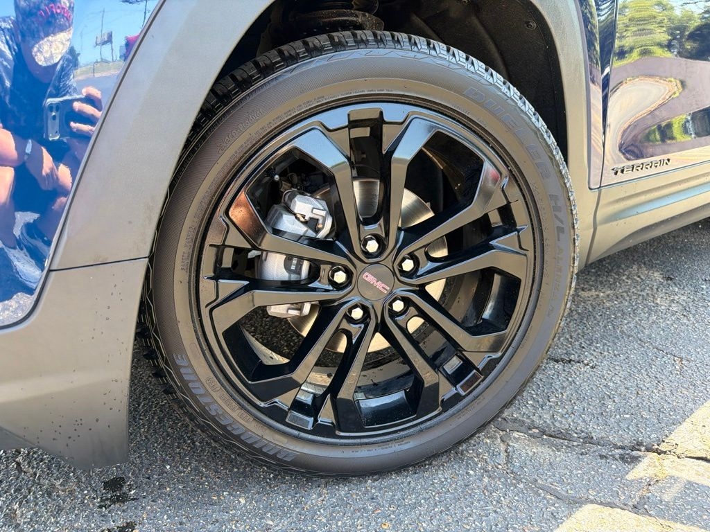 Used 2022 GMC Terrain SLE SUV