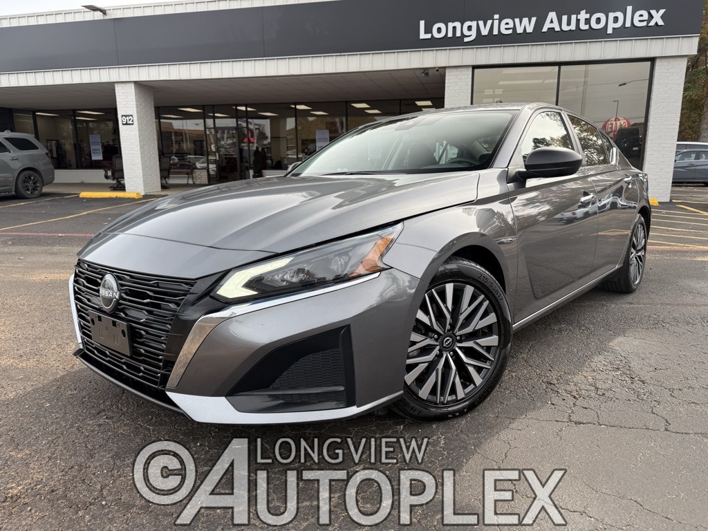 2024 Nissan Altima SV's photo