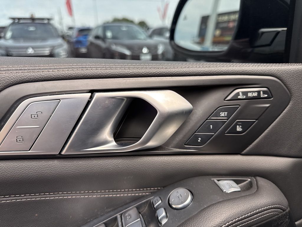 2022 BMW X7 40i - Photo 13