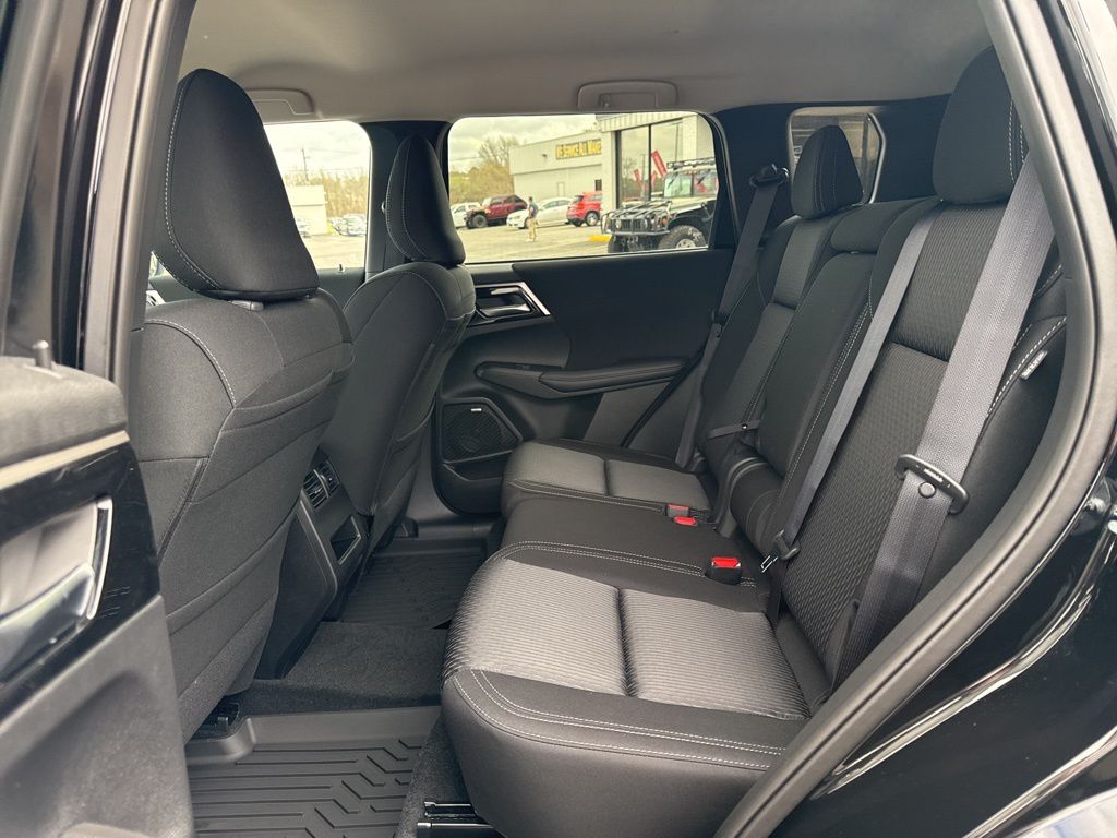 2026 Mitsubishi Outlander ES - Photo 34
