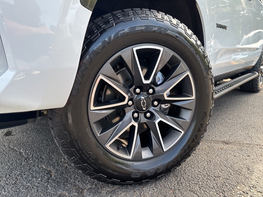 2021 Chevrolet Tahoe Z71 photo 2