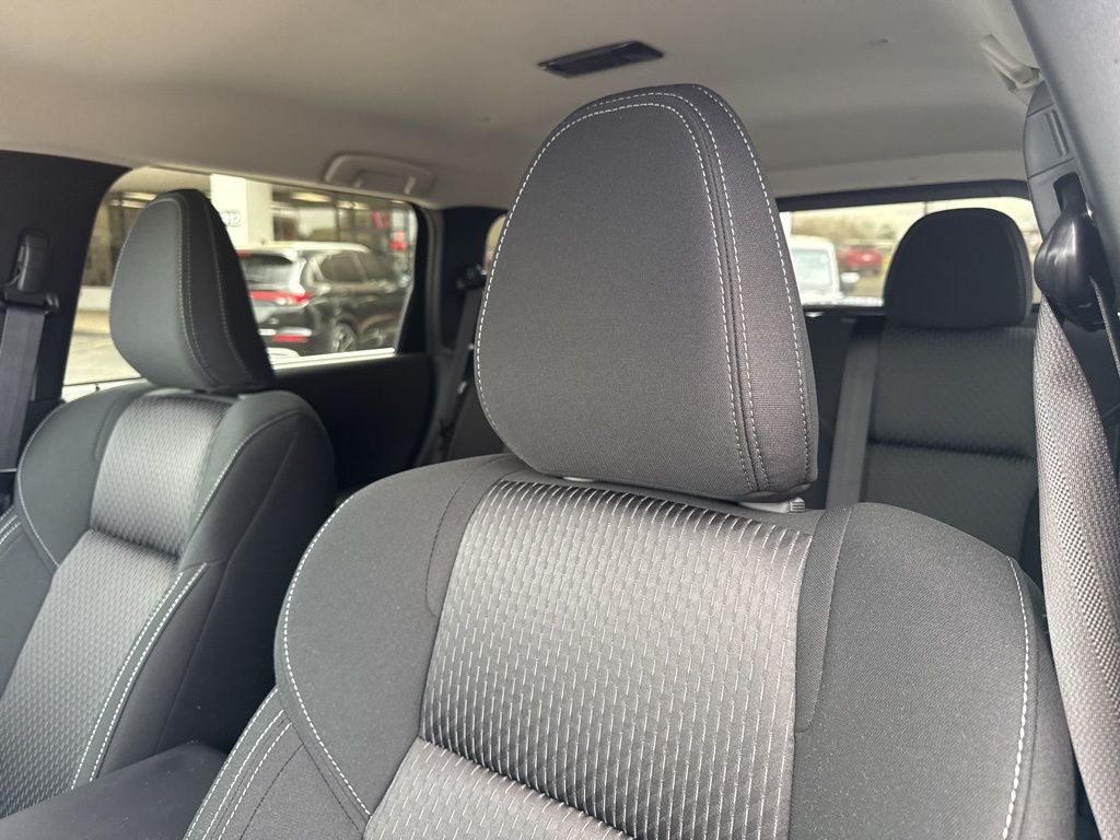 2026 Mitsubishi Outlander ES - Photo 18