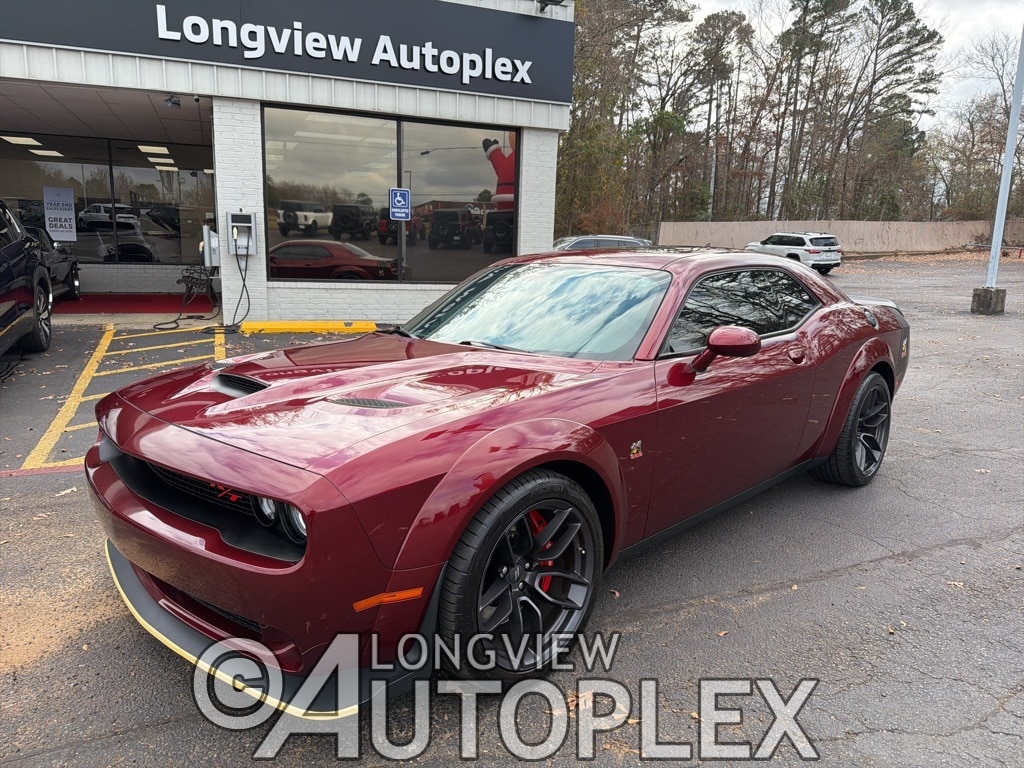 2019 Dodge Challenger R/T's photo