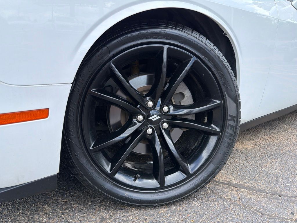 2C3CDZAG8JH168911