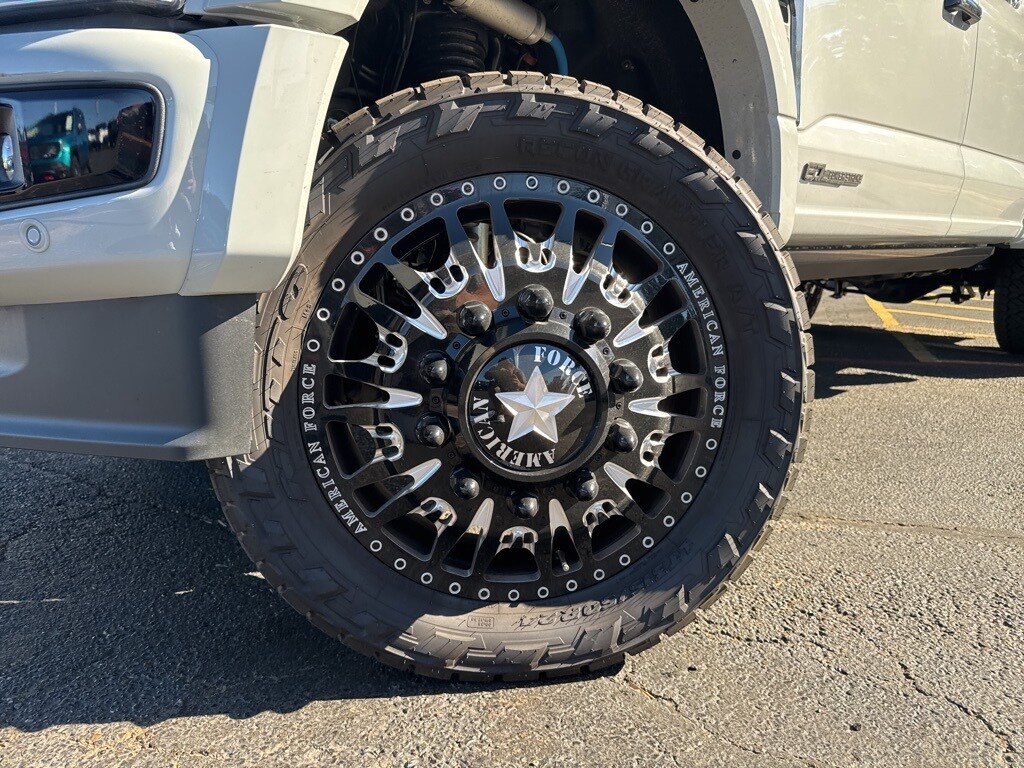 2025 Ford F-450 Platinum photo 2