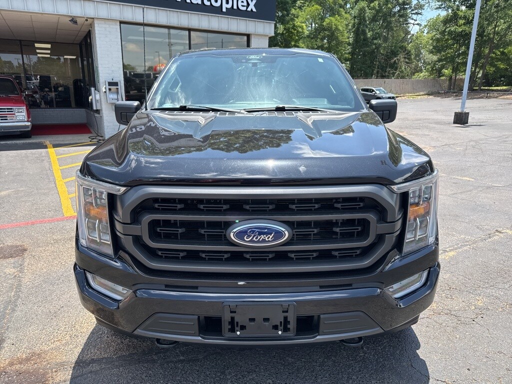 2022 Ford F-150 XLT photo 3