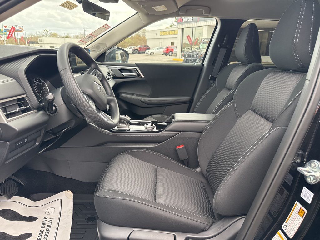 2026 Mitsubishi Outlander ES - Photo 19
