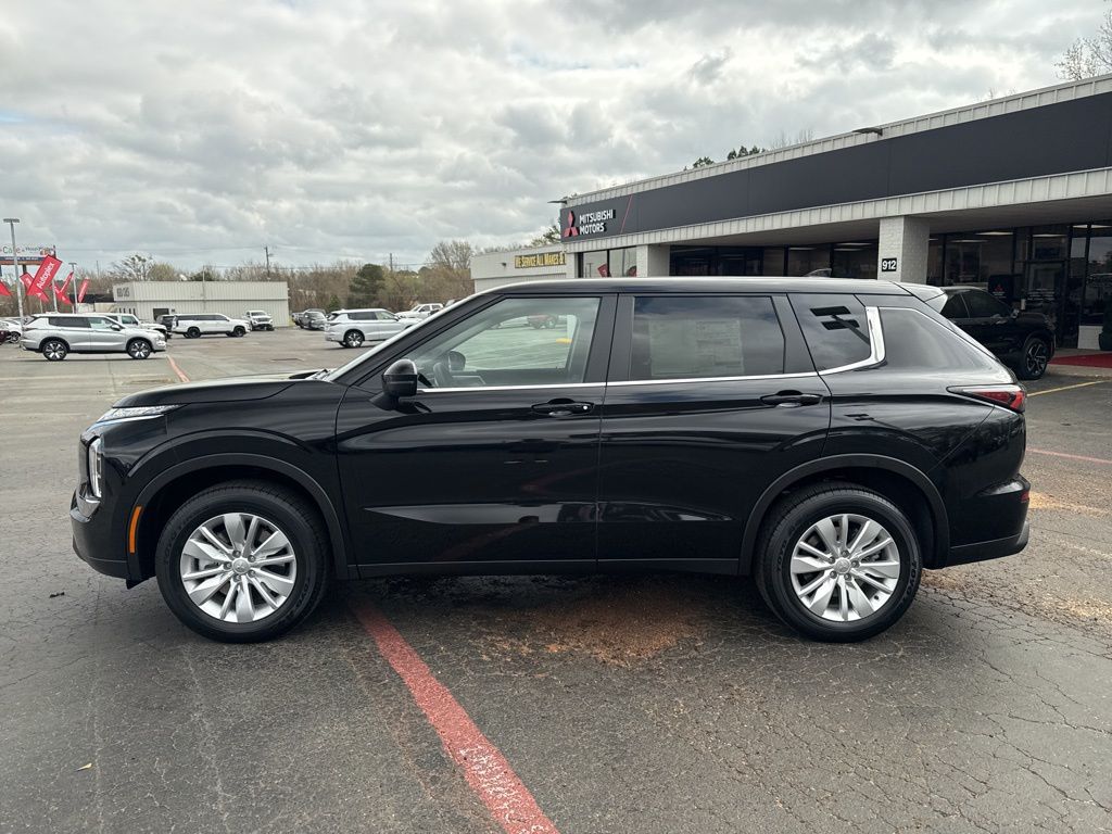 2026 Mitsubishi Outlander ES - Photo 10