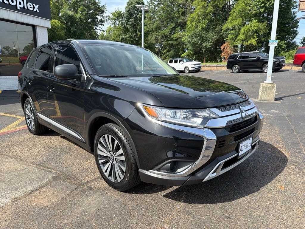 Used 2020 Mitsubishi Outlander SE SUV