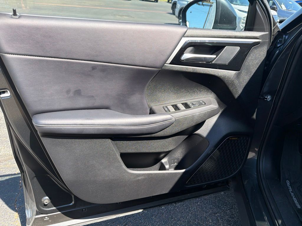 2026 Mitsubishi Outlander SE - Photo 11