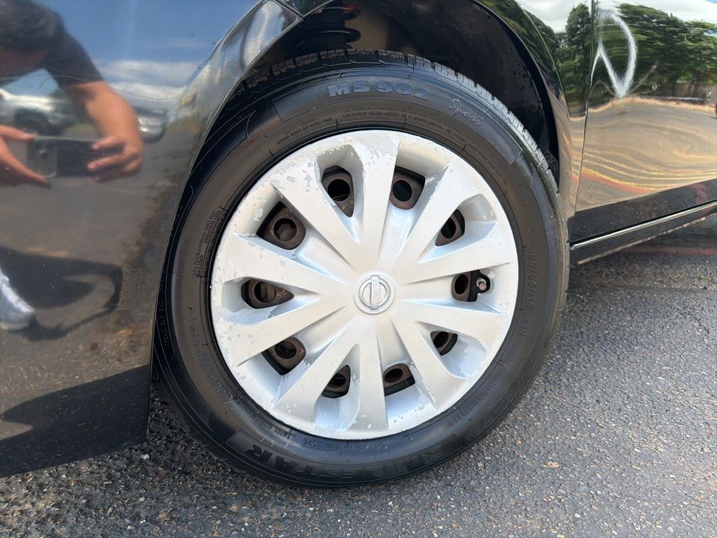 Used 2013 Nissan Versa 1.6 SV Sedan
