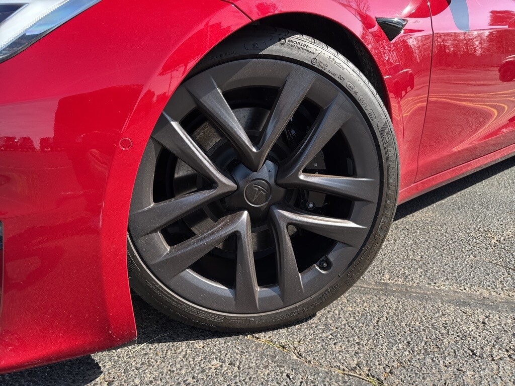 2021 Tesla Model S Plaid photo 2