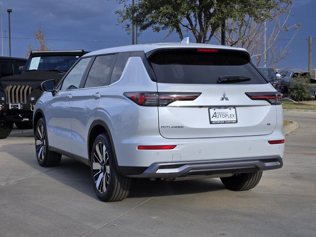 New 2026 Mitsubishi Outlander SE SUV