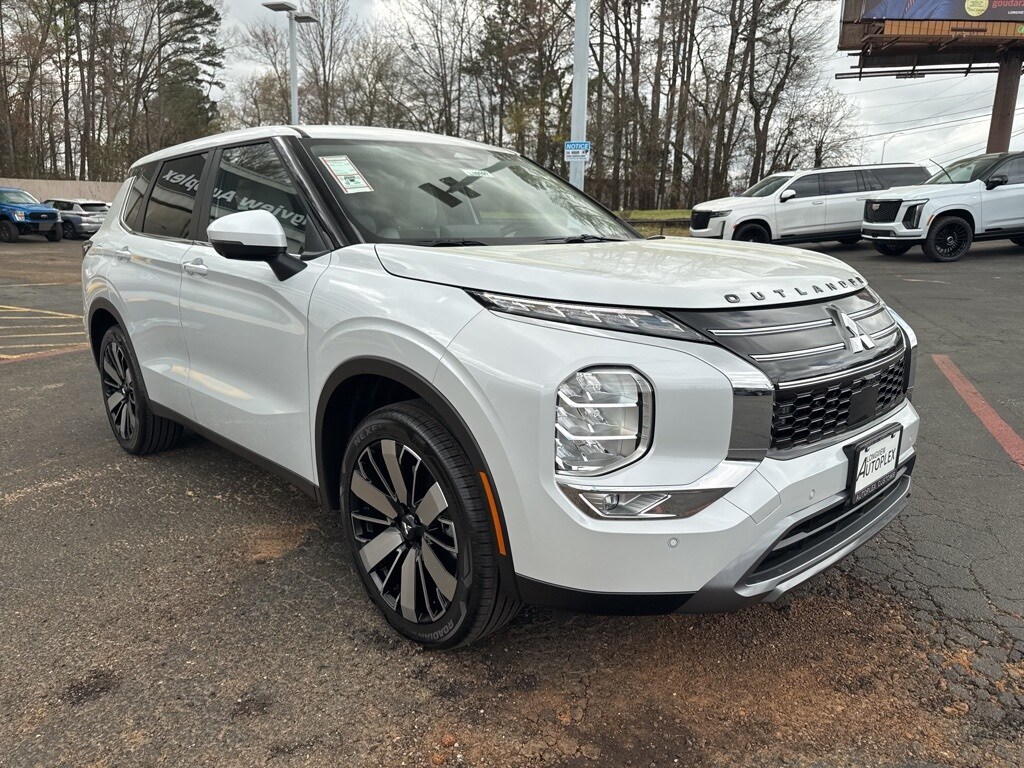 New 2026 Mitsubishi Outlander SE SUV