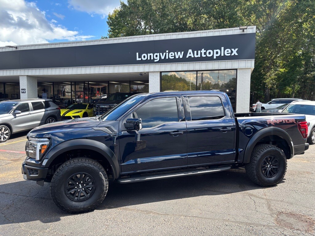 2025 Ford F-150 Raptor photo 2