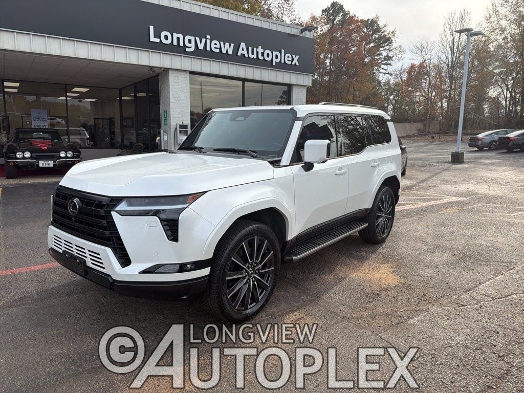 2024 Lexus GX Luxury's photo
