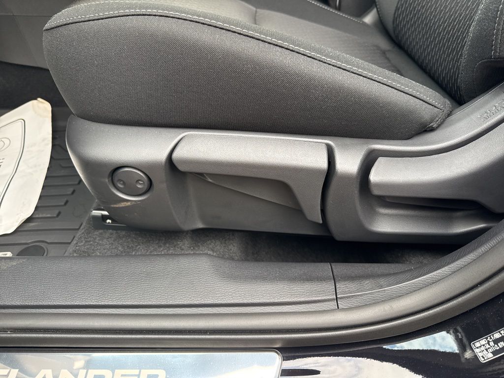 2026 Mitsubishi Outlander ES - Photo 17