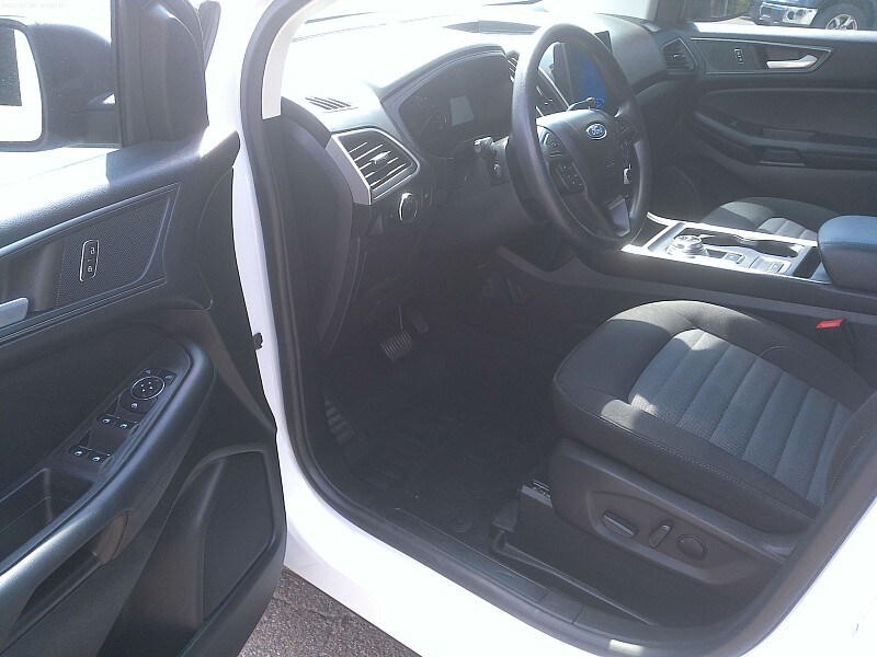 2023 Ford Edge SE photo 4