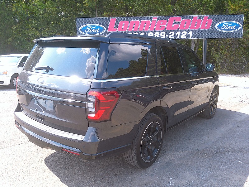 2022 Ford Expedition Limited photo 2