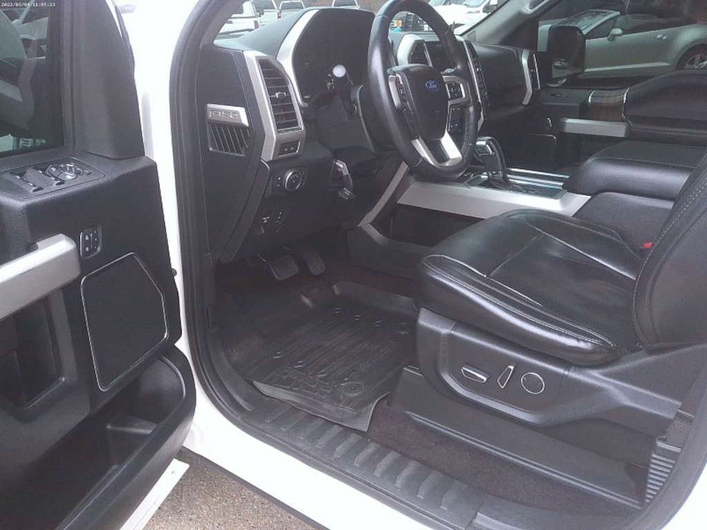 Used 2017 Ford F-150 4WD Lariat Full Size Truck