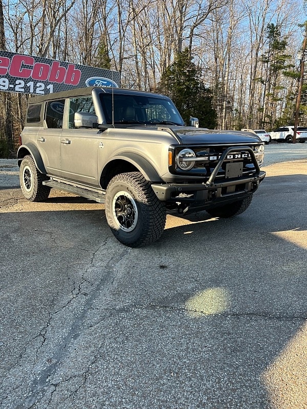 2022 Ford Bronco 4-Door Outer Banks's photo