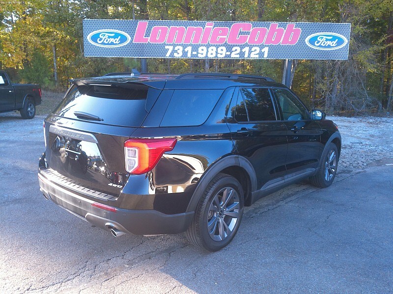 2023 Ford Explorer XLT photo 2