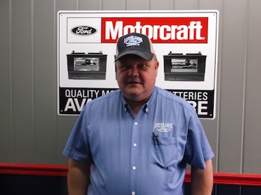 Staff member Damon Ross from 1c19b7662519