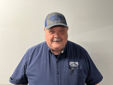 Staff member Damon Ross from 1c19b7662519