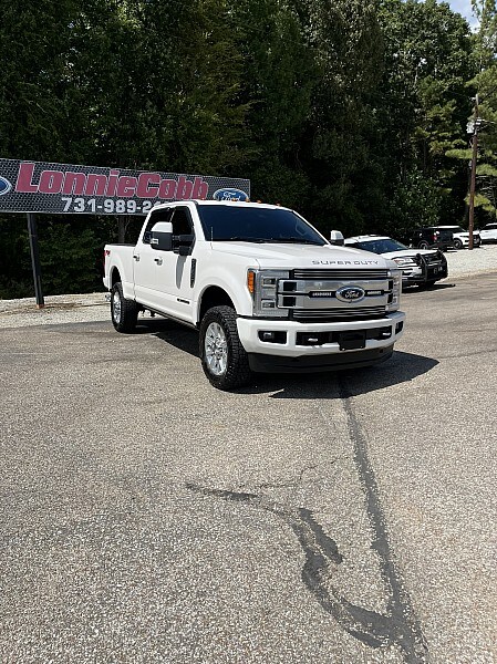 White 2019 Ford F-350 Super Duty Pickup Truck Four-Wheel Drive 6-Speed Automatic