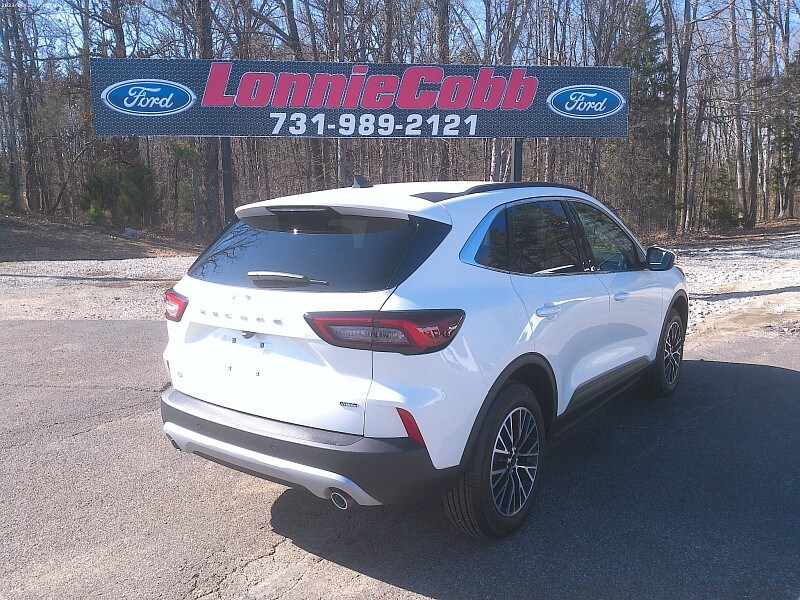 2025 Ford Escape photo 2