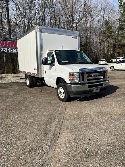 2024 Ford E-Series Cutaway Truck
