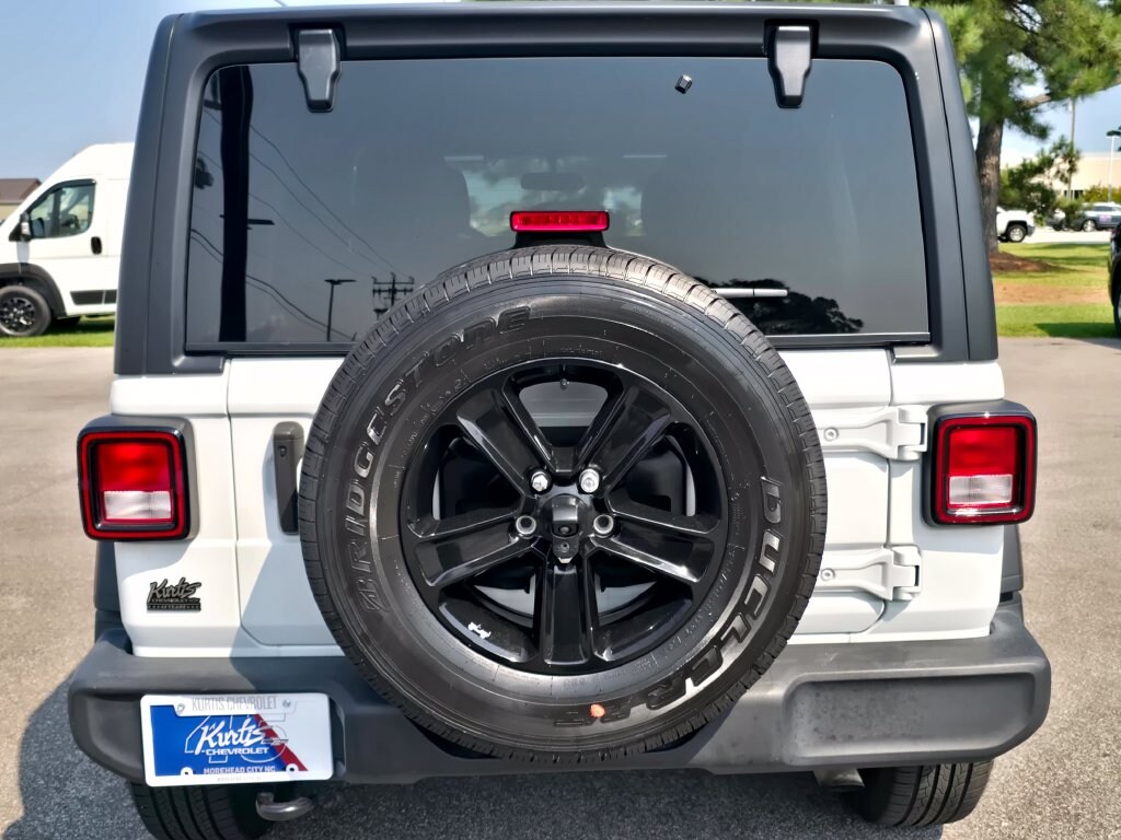Used 2022 Jeep Wrangler Unlimited Sport Altitude SUV