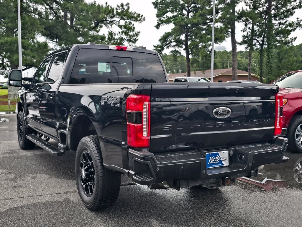 Used 2024 Ford F-250SD Lariat Truck