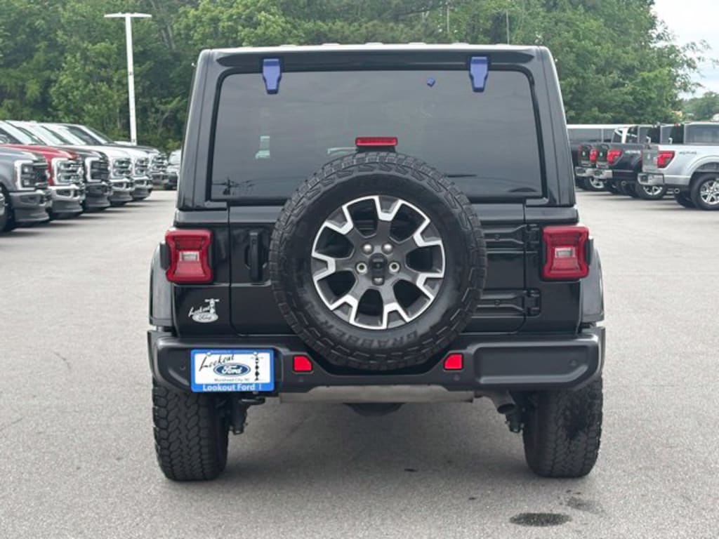 Used 2024 Jeep Wrangler Sahara SUV