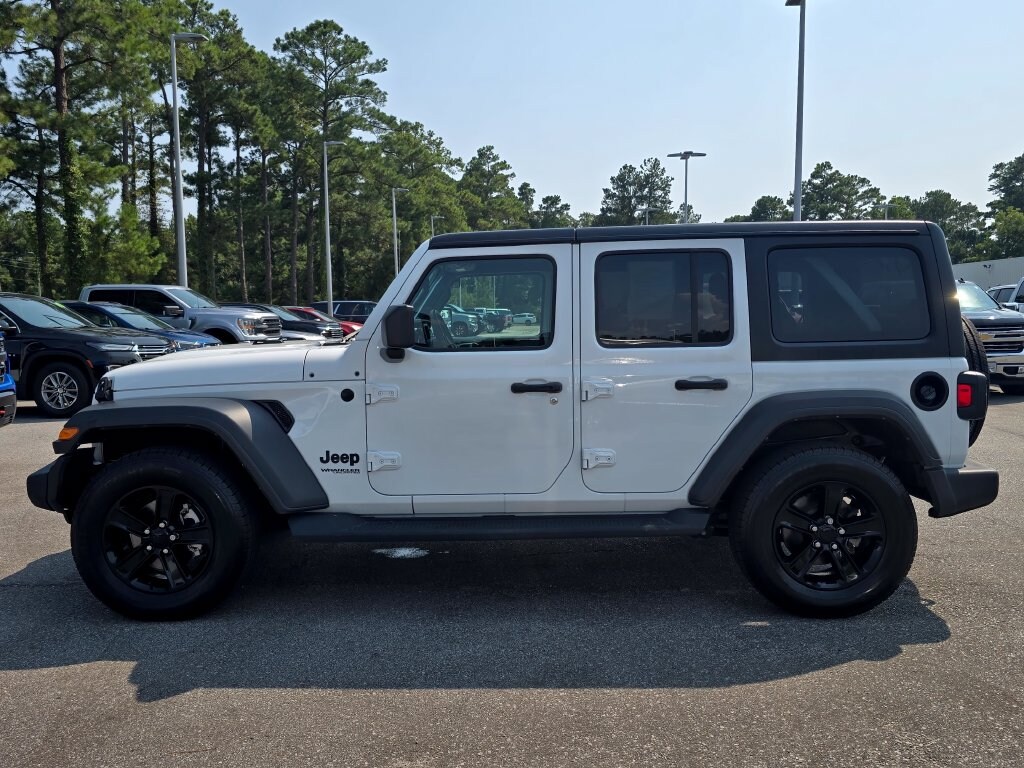 Used 2022 Jeep Wrangler Unlimited Sport Altitude SUV