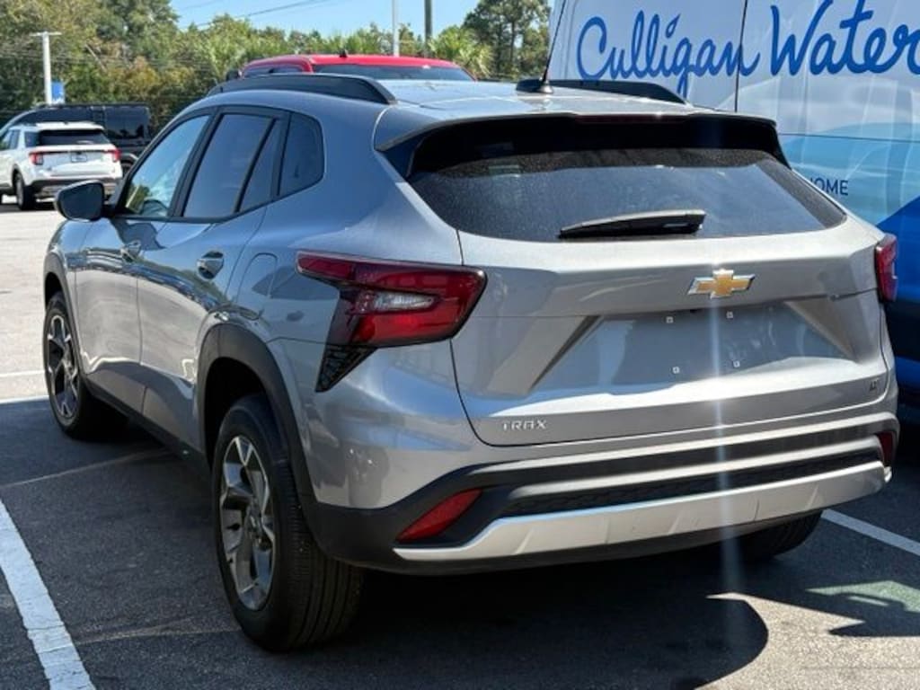 Used 2025 Chevrolet Trax LT SUV