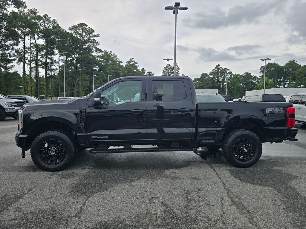 Used 2024 Ford F-250SD Lariat Truck