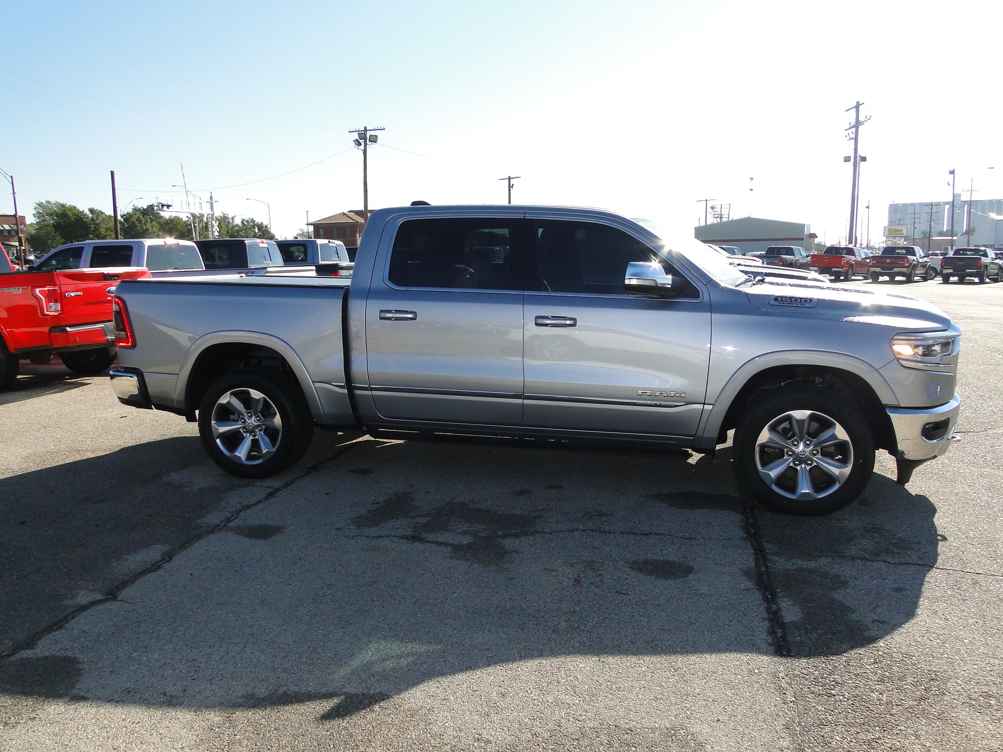 Used 2019 RAM Ram 1500 Pickup Limited with VIN 1C6SRFHT2KN772741 for sale in Dodge City, KS