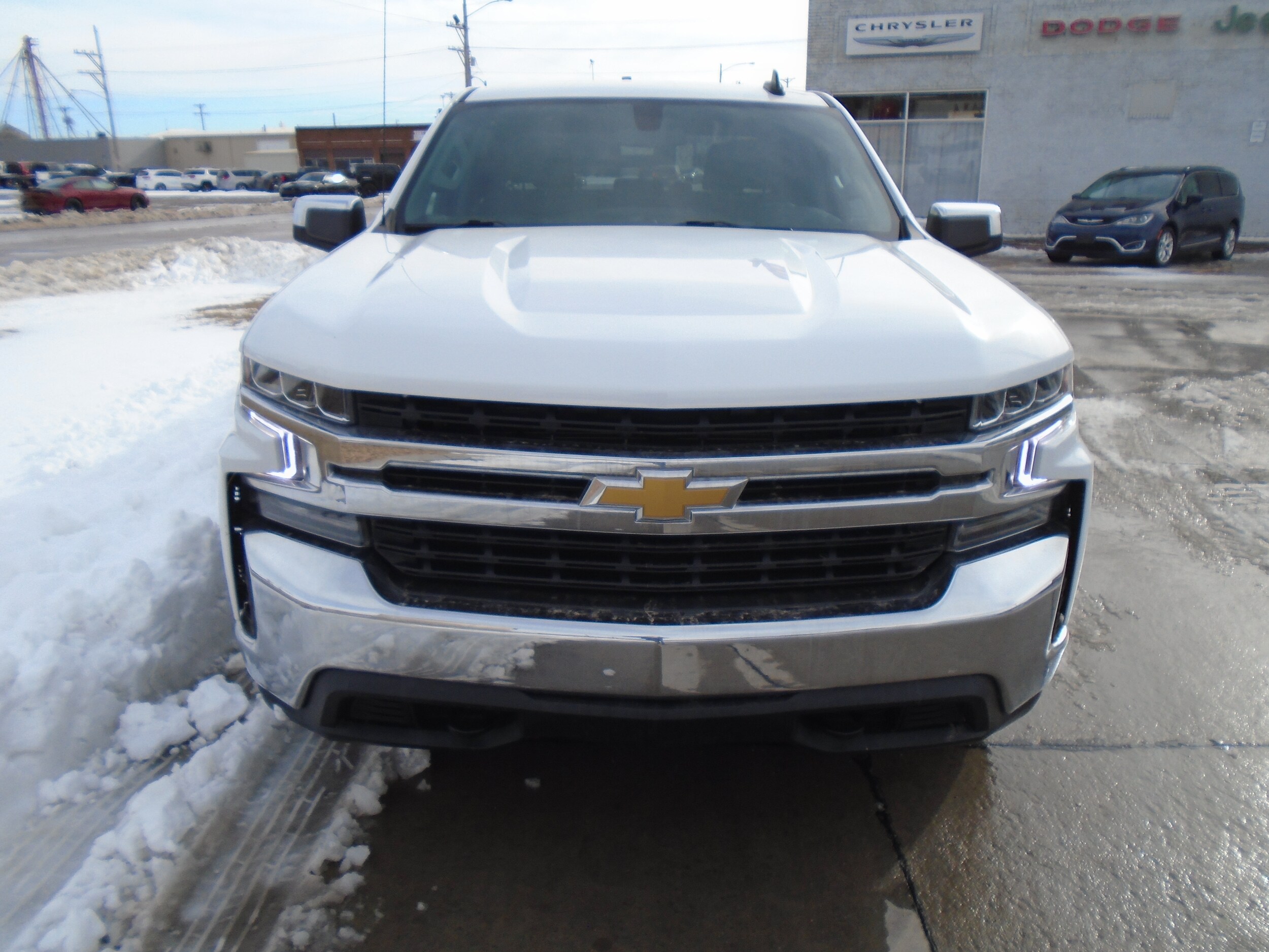 Used 2022 Chevrolet Silverado 1500 Limited LT with VIN 1GCUYDED9NZ145909 for sale in Dodge City, KS