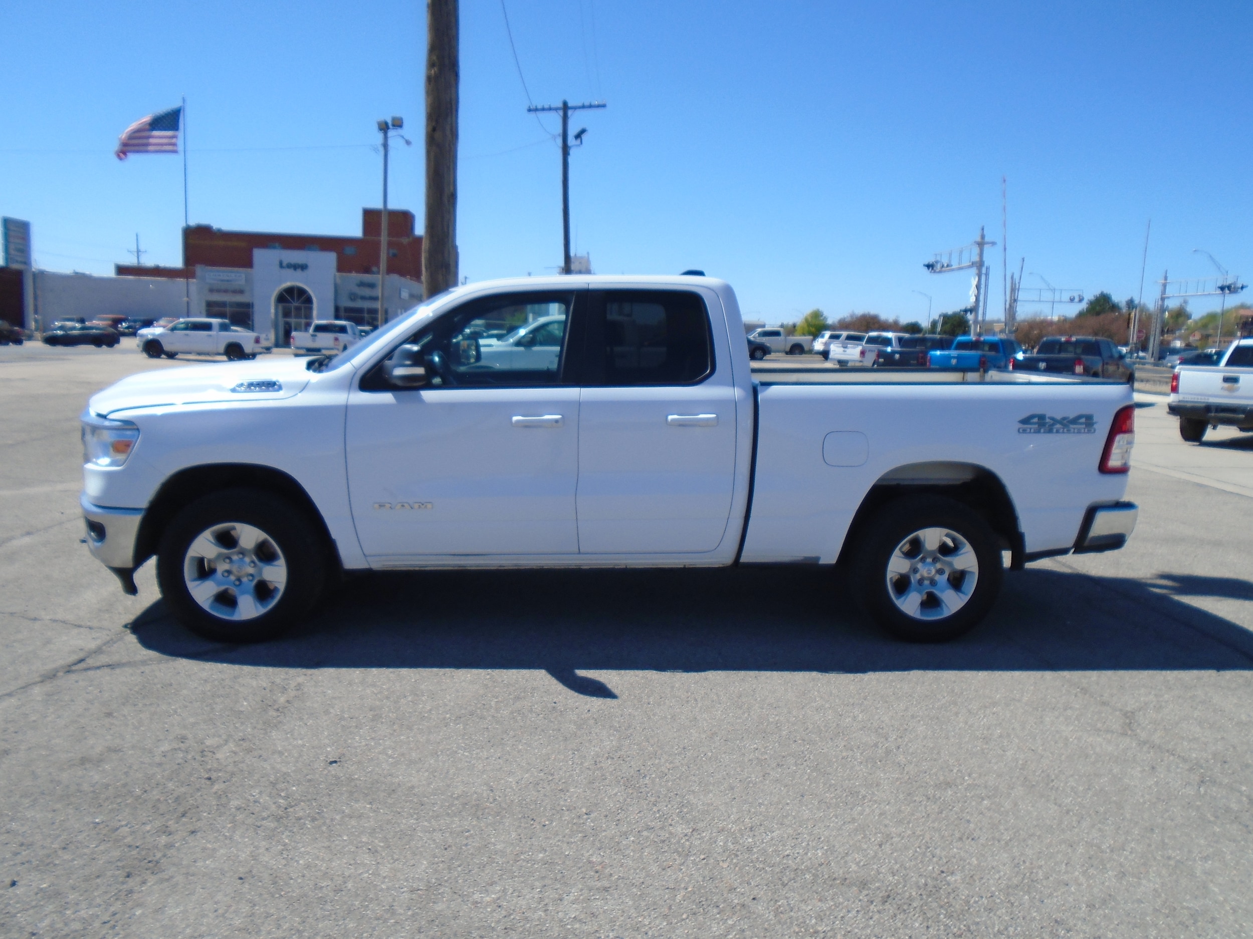 2022 RAM 1500 Big Horn/Lone Star 4x4 Quad Cab 6'4's photo
