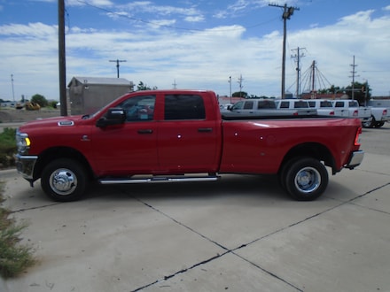 2024 Ram 3500 TRADESMAN CREW CAB 4X4 8' BOX Pickup