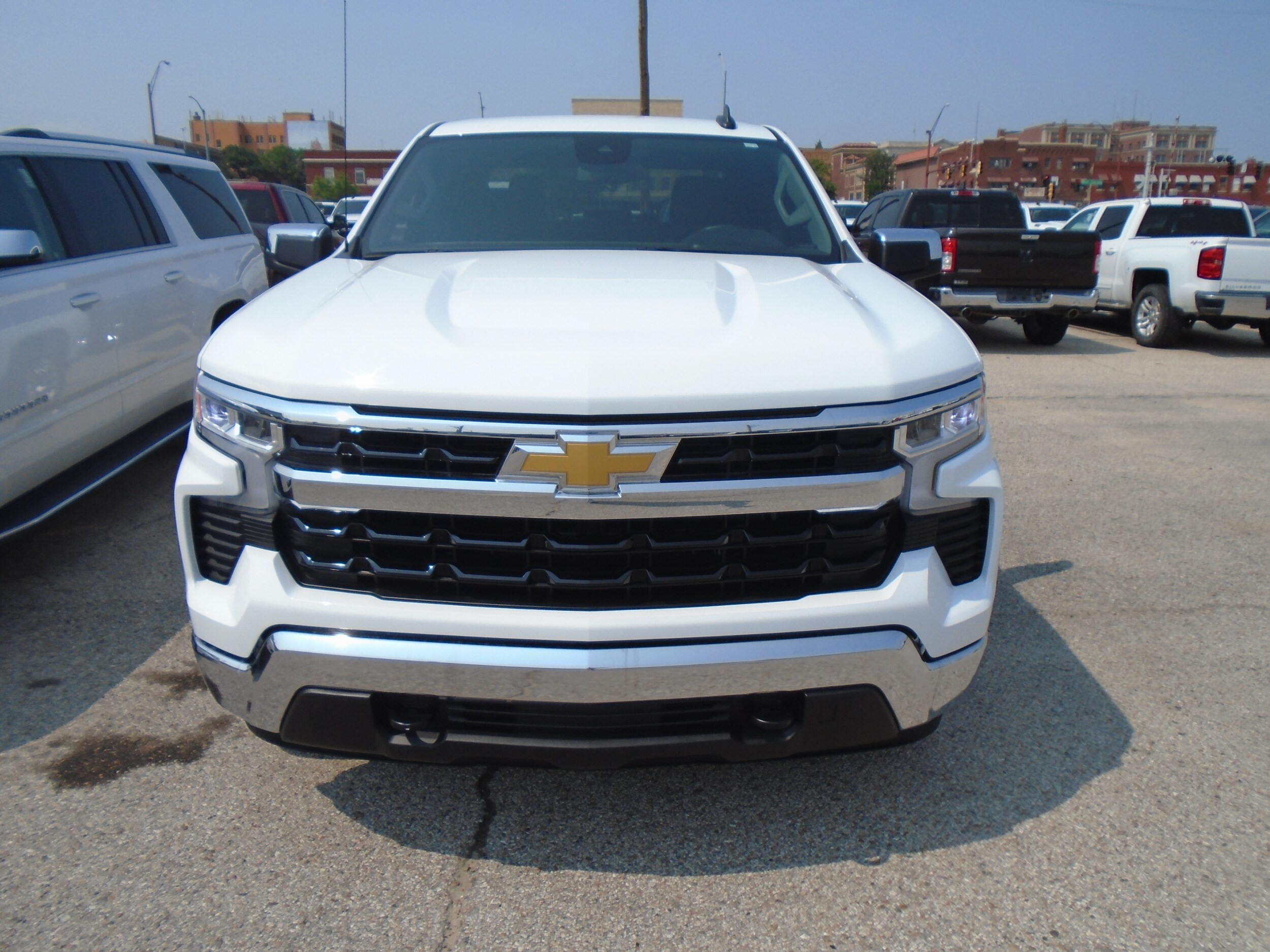 Used 2023 Chevrolet Silverado 1500 LT with VIN 1GCPDDEK5PZ230310 for sale in Dodge City, KS